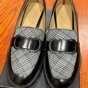 Natural Izer Black Leather Plaid Shoes - Size 6